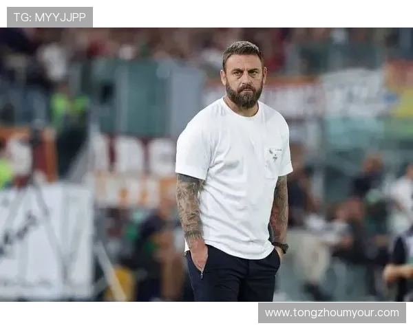 德罗西正式成为热那亚新任主帅接替维埃拉开启执教生涯