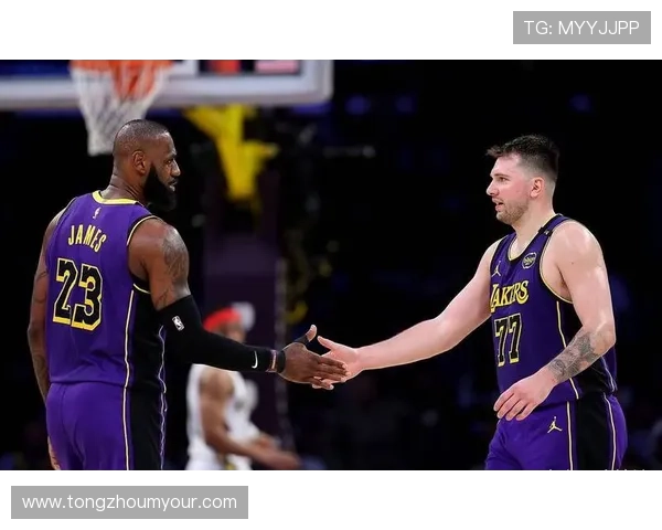 艾顿谈东契奇与里夫斯的球风对比认为前者似保罗后者如布克